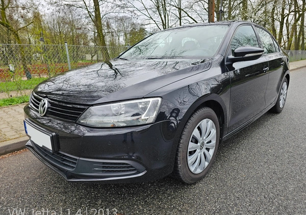 Volkswagen Jetta cena 27000 przebieg: 180000, rok produkcji 2013 z Warszawa małe 67